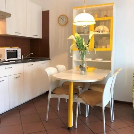 Bright Sea Front With Balcony *