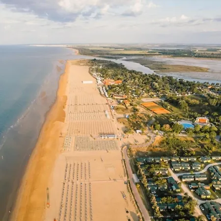 Apartman Bright Sea Front With Balcony Bibione