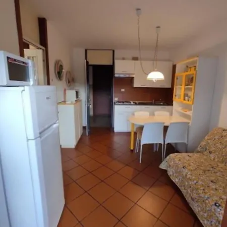 Bright Sea Front With Balcony Apartman