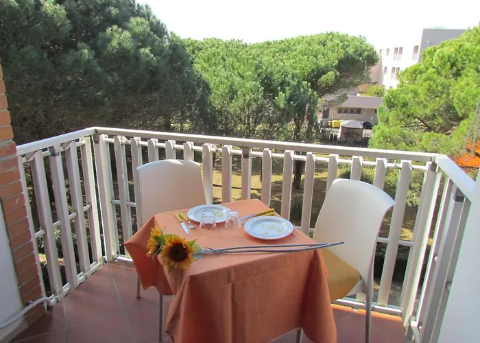 Bright Sea Front With Balcony Apartmán *