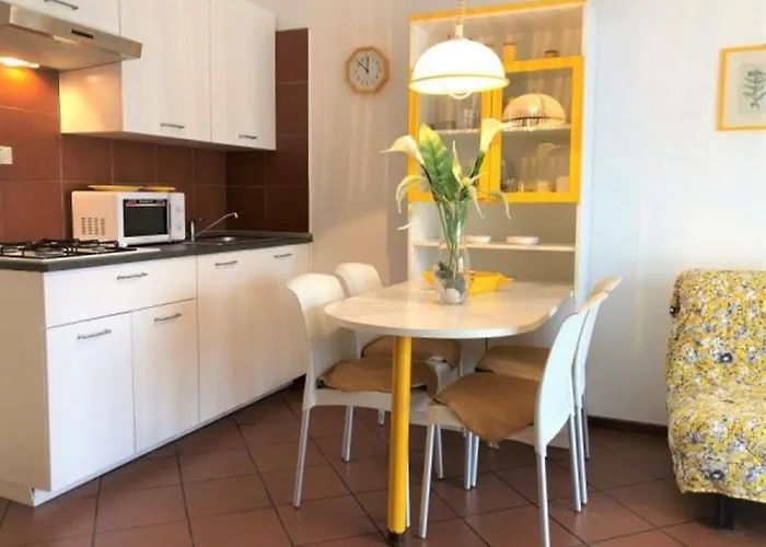 Bright Sea Front With Balcony *